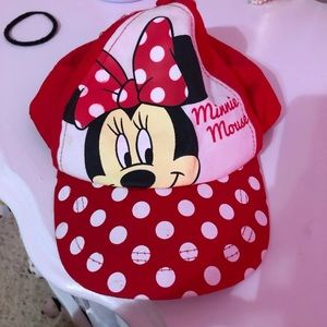 Girls Disney mini mouse hat. In good condition